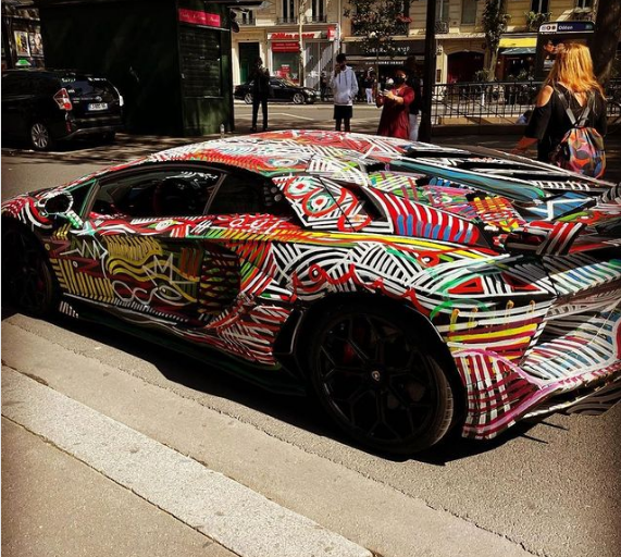 فيديو : سعودي يضع لمسات فنية على لامبورغيني أفينتادور SVJ في موناكو