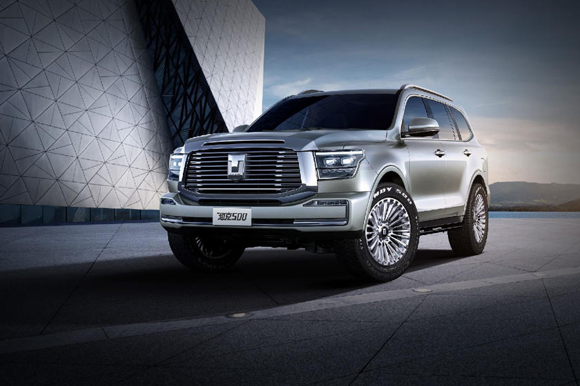 الصين تقدم نسخة مقلدة من تويوتا لاند كروزر