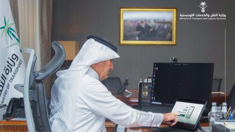 وزير النقل والخدمات اللوجستية يطلق تطبيق 938
