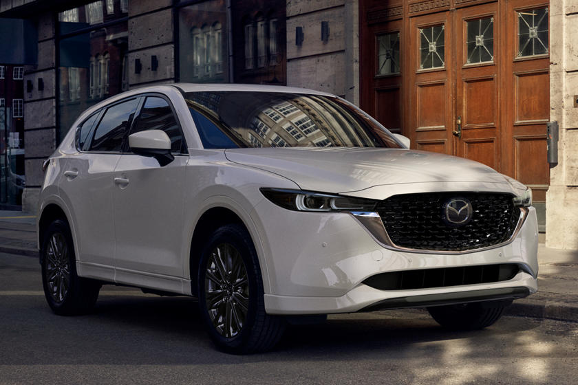الكشف عن مازدا CX-5 موديل 2022 مع نظام دفع رباعي قياسي وتصميم مميز