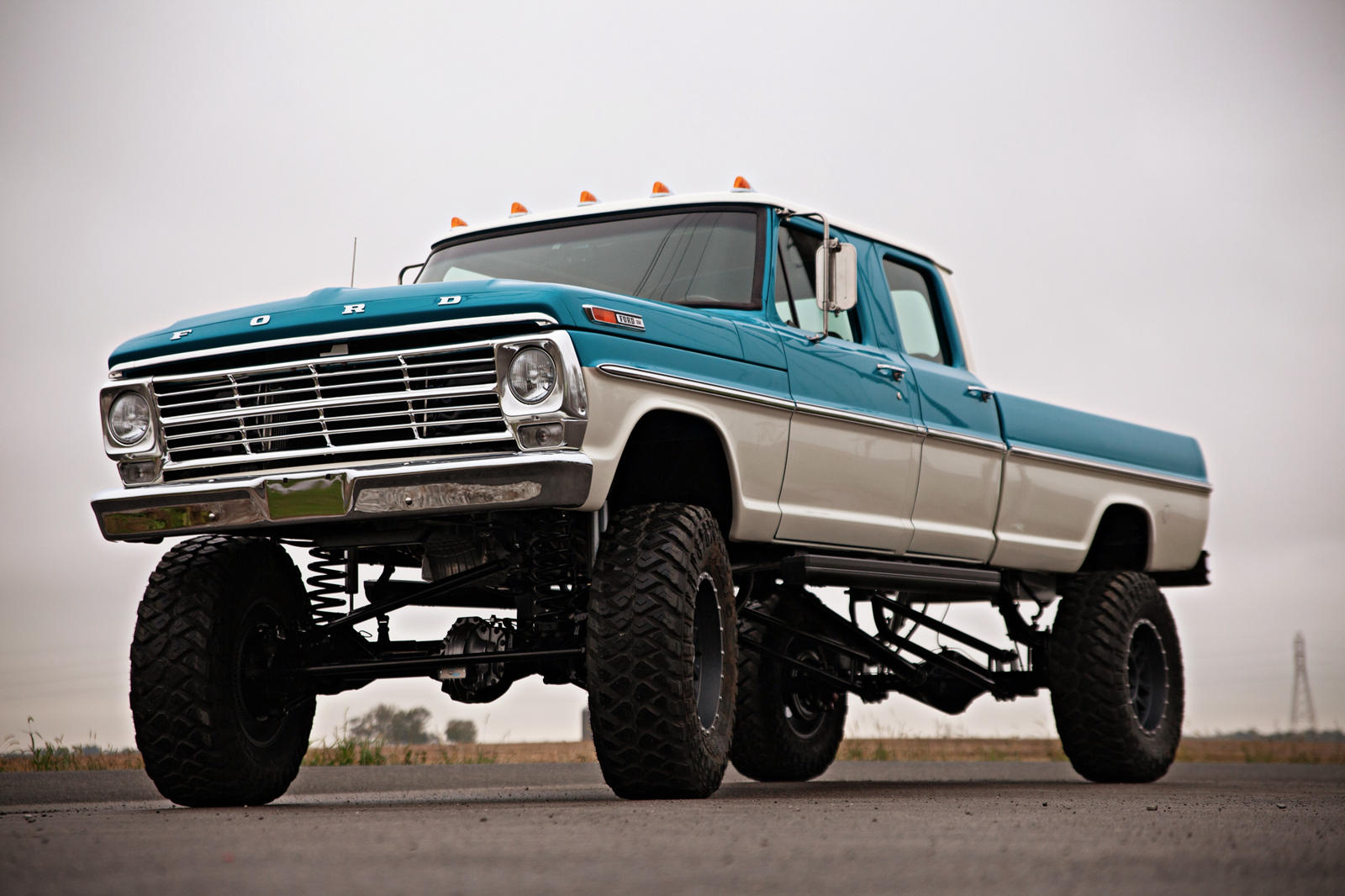 فورد F-350 بقوة 1.000 حصان جاهزة للمشاركة في معرض SEMA