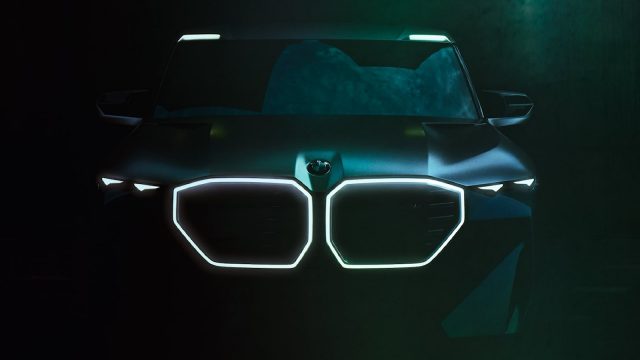 BMW تطلق صور تشويقية لسيارة SUV جديدة تبدو مخيفة