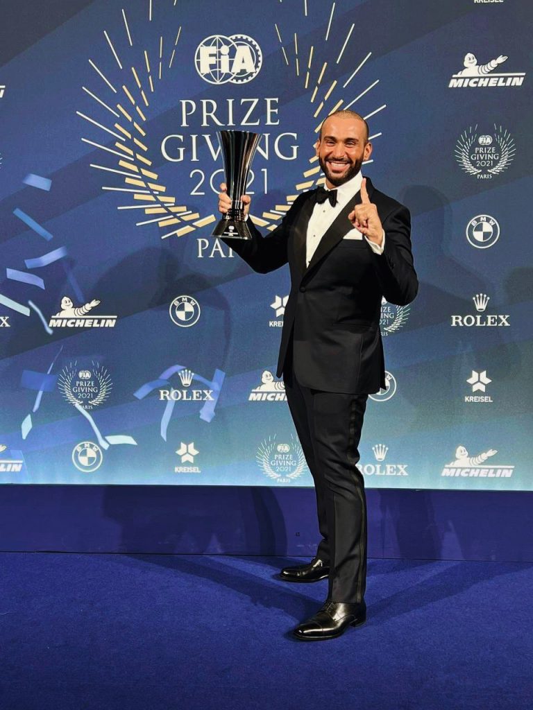 تسلم يزيد الراجحي كأس العالم للراليات الكروس كانتري باها