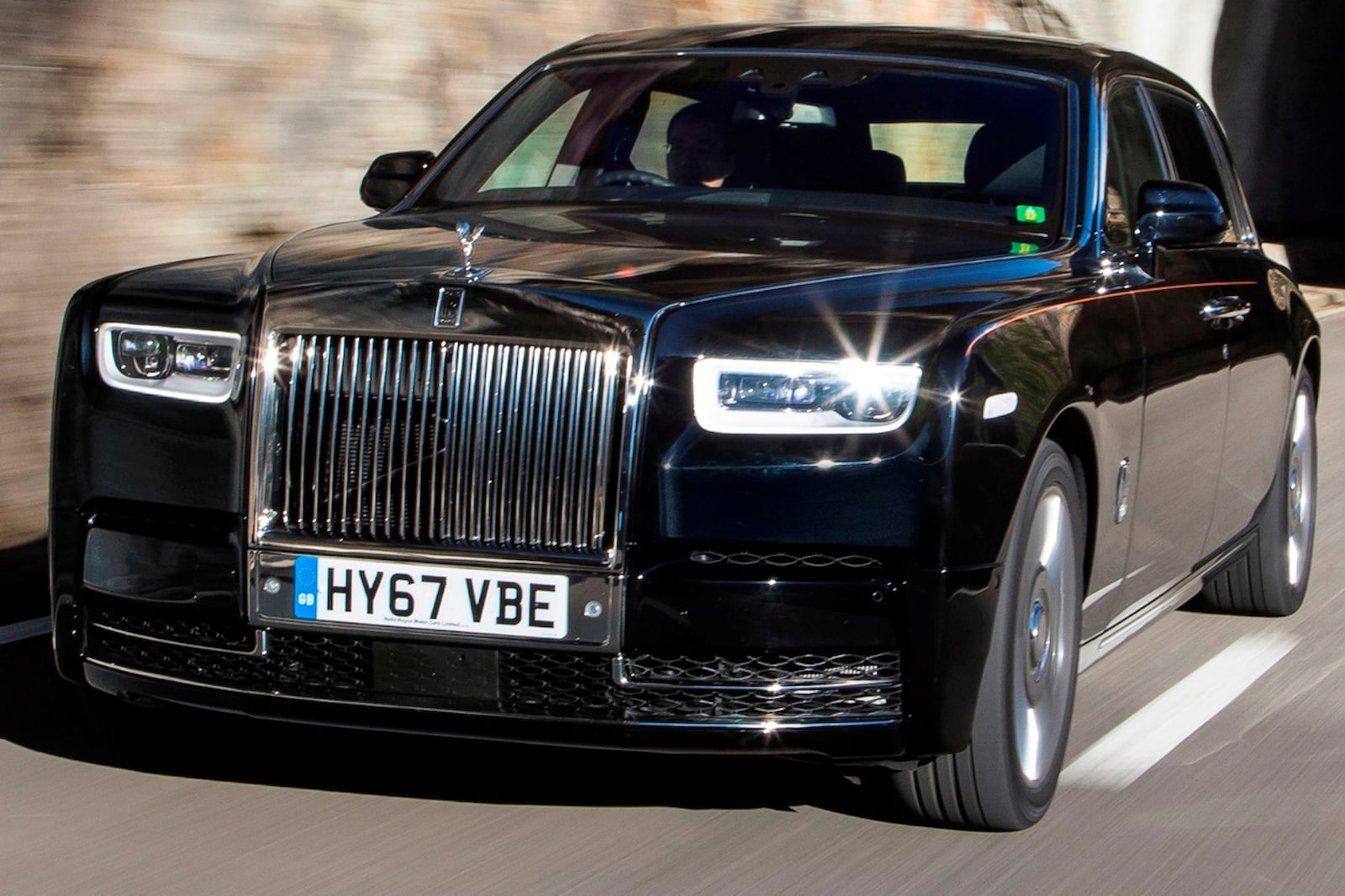 رولزرويس تحقق أكبر مبيعات في تاريخها خلال عام 2021