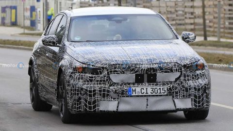 الجيل التالي من BMW M5 تظهر في صور تجسسية بتصميم شرس