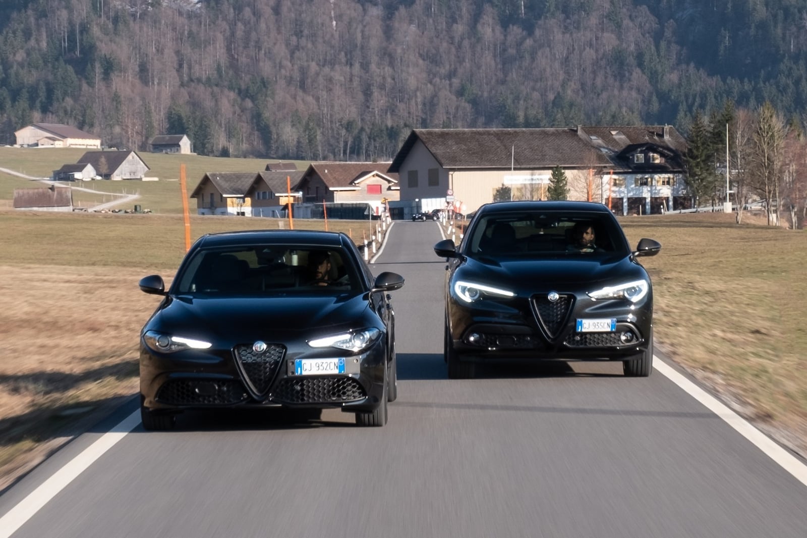 ألفا روميو تكشف عن جوليا وستلفيو إستريما الجديدتين كليًا