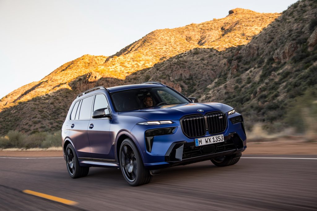 الكشف عن BMW X7 موديل 2023 بتصميم جديد بوحي الفئة السابعة