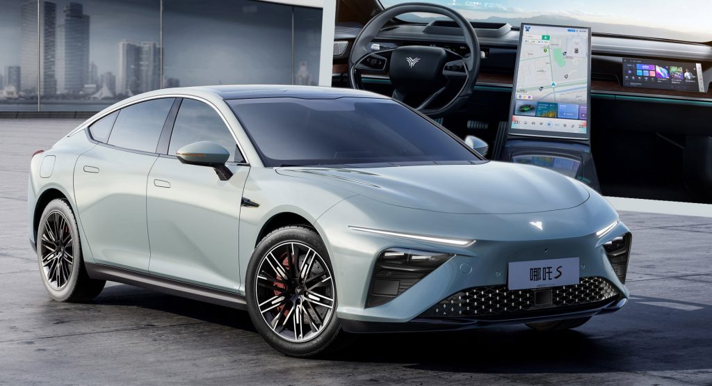 Nezha S .. منافس آخر لتسلا Model 3 من الصين