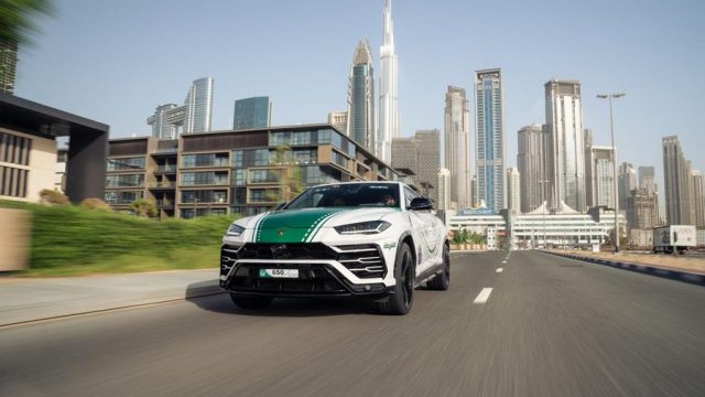 شرطة دبي تعلن انضمام لامبورغيني أوروس لأسطولها من السيارات