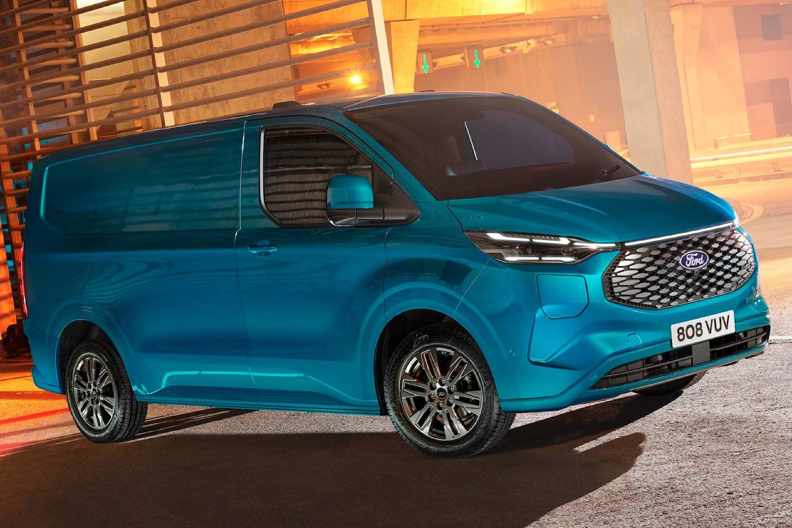 فورد تكشف عن شاحنة كهربائية جديدة بمدى 380 كم