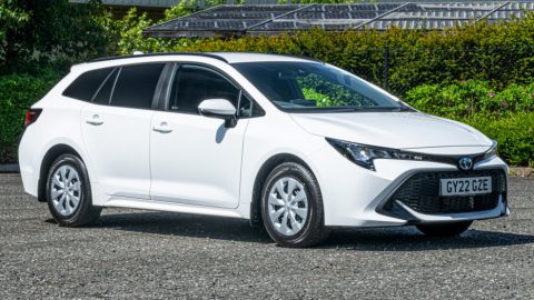 تويوتا تحول كورولا تورينج سبورتس إلى شاحنة تجارية