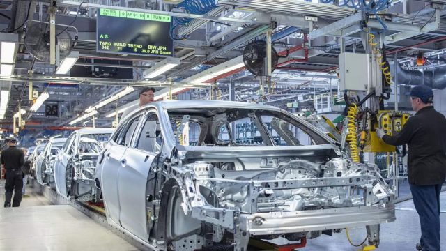 تافاريس : صناعة السيارات تواجه مشكلات في البطاريات طويلة المدى وإمدادات المواد الخام