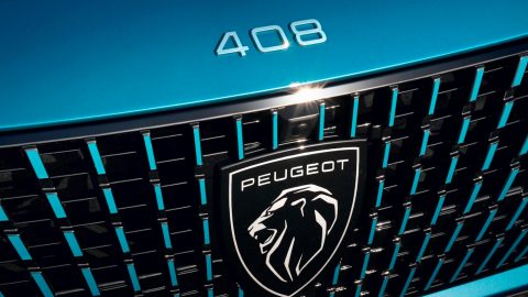 بيجو تعلن عن قرب تقديم موديل 408 الجديدة كسيارة هايبرد أنيقة