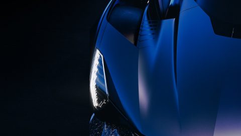 كاديلاك تطلق حملة تشويقية لسيارة جي تي بي سباقية قبل ظهورها الأول في 9 يونيو