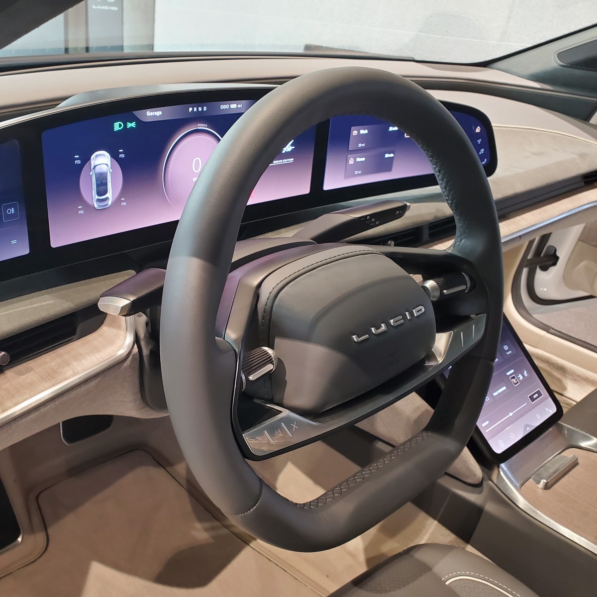 هل سيساعد استثمار السعودية في لوسيد موتورز على تحقيق شراكة مع أستون مارتن؟