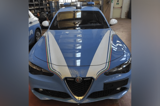 ألفاروميو جوليا فيس ليفت 2023 تظهر كسيارة شرطة ايطالية