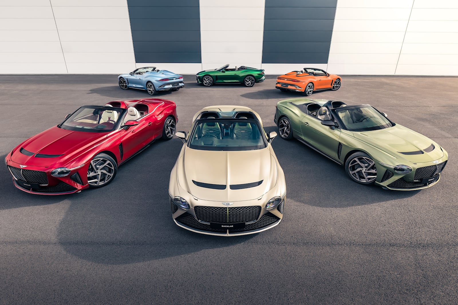 بعدد 12 وحدة .. بنتلي تقترب من نهاية دورة انتاج طرازات باكالار الخاصة جداً