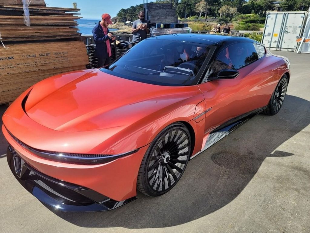 ديلوريان ألفا 5 الكهربائية تظهر لأول مرة في بيبل بيتش قبل إنتاجها في 2024