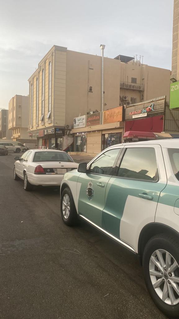 ضبط سيارات في السعودية لتركيب تجهيزات شبيهة بالمركبات الرسمية والطواريء