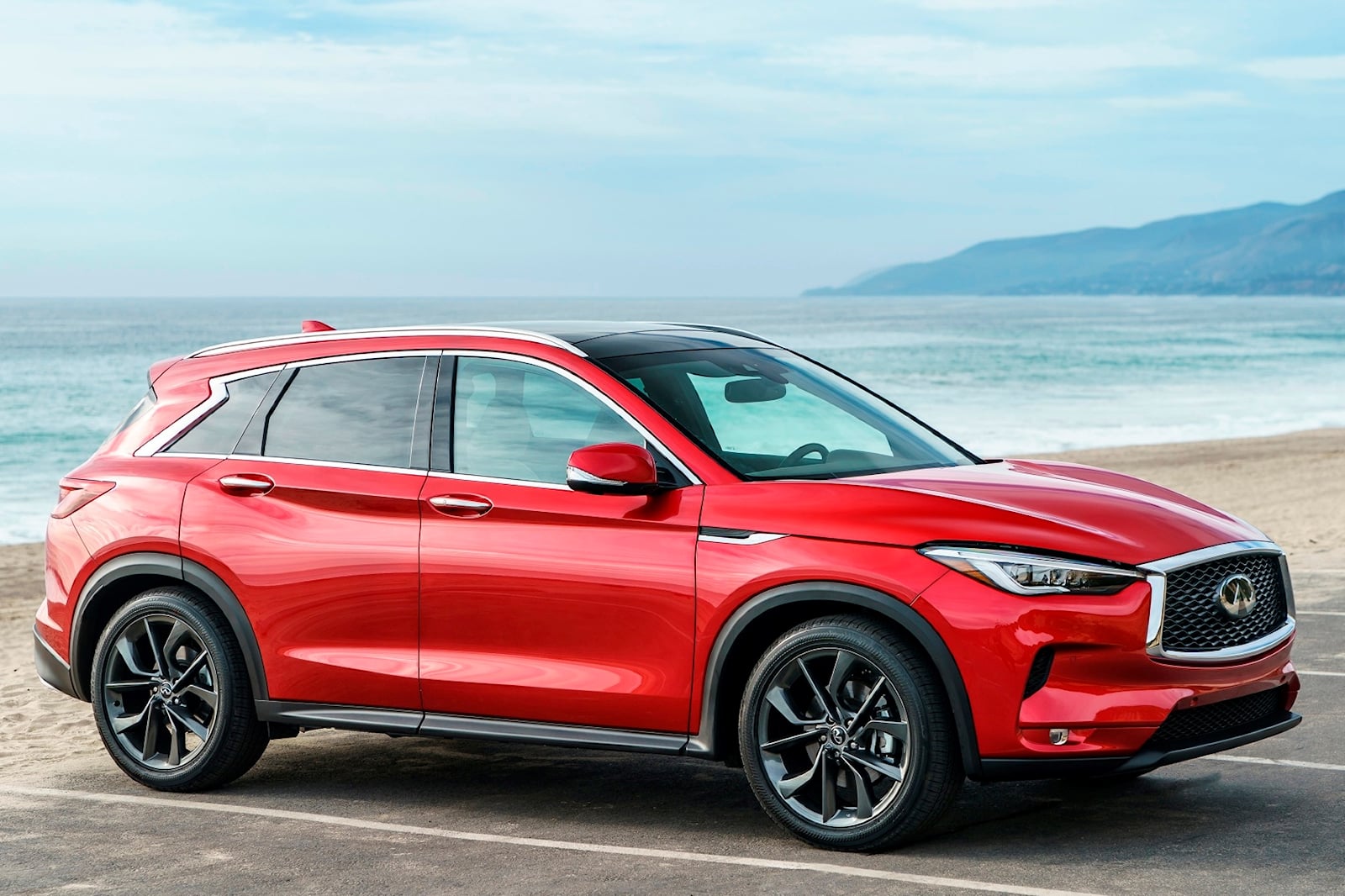 انفنيتي تحدث طرازاتها كموديلات 2023 بلمسات محدودة