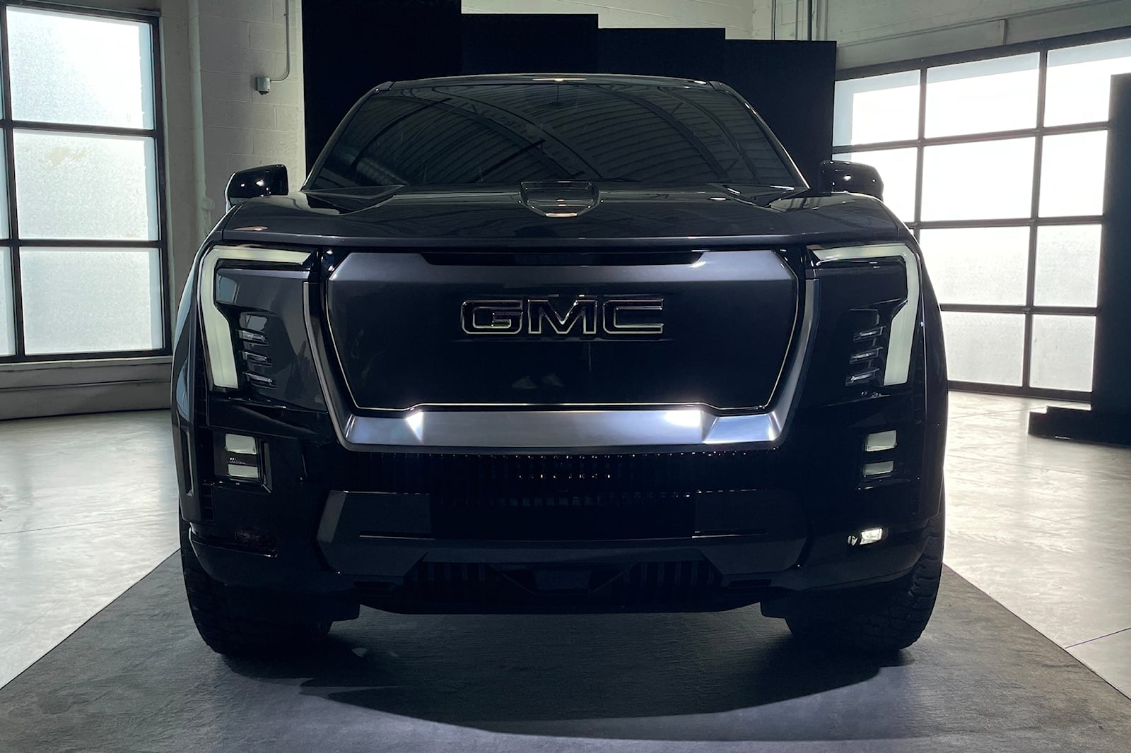 الكشف عن جي إم سي سييرا إي في دينالي إيديشن 1 موديل 2024 بقوة 754 حصان