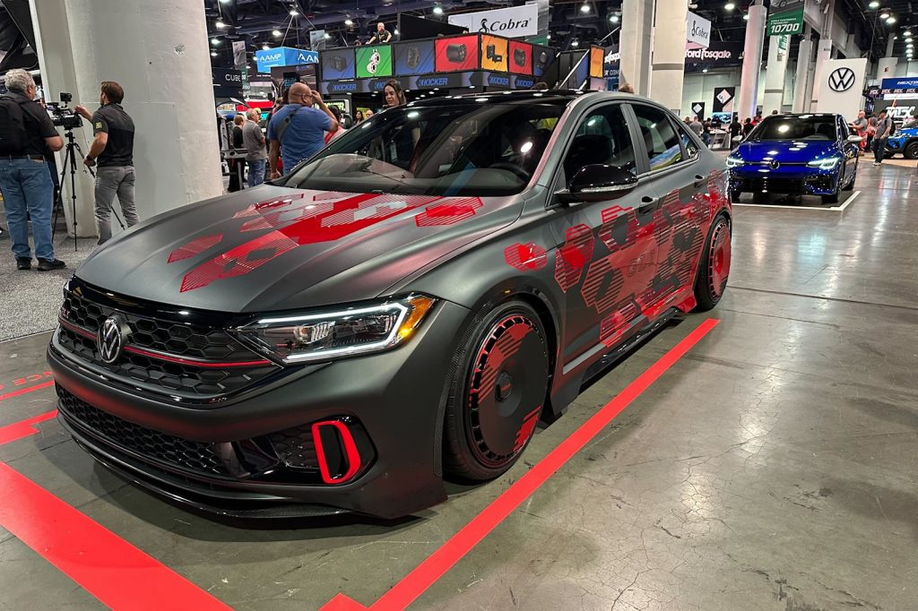 فولكس فاجن تطرح جيتا GLI بقوة 350 حصان في معرض سيما 2022