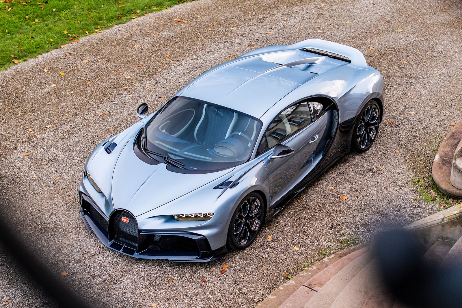 الكشف عن بوغاتي تشيرون بروفايلي الوحيدة من نوعها وبيعها عبر مزاد في 1 فبراير