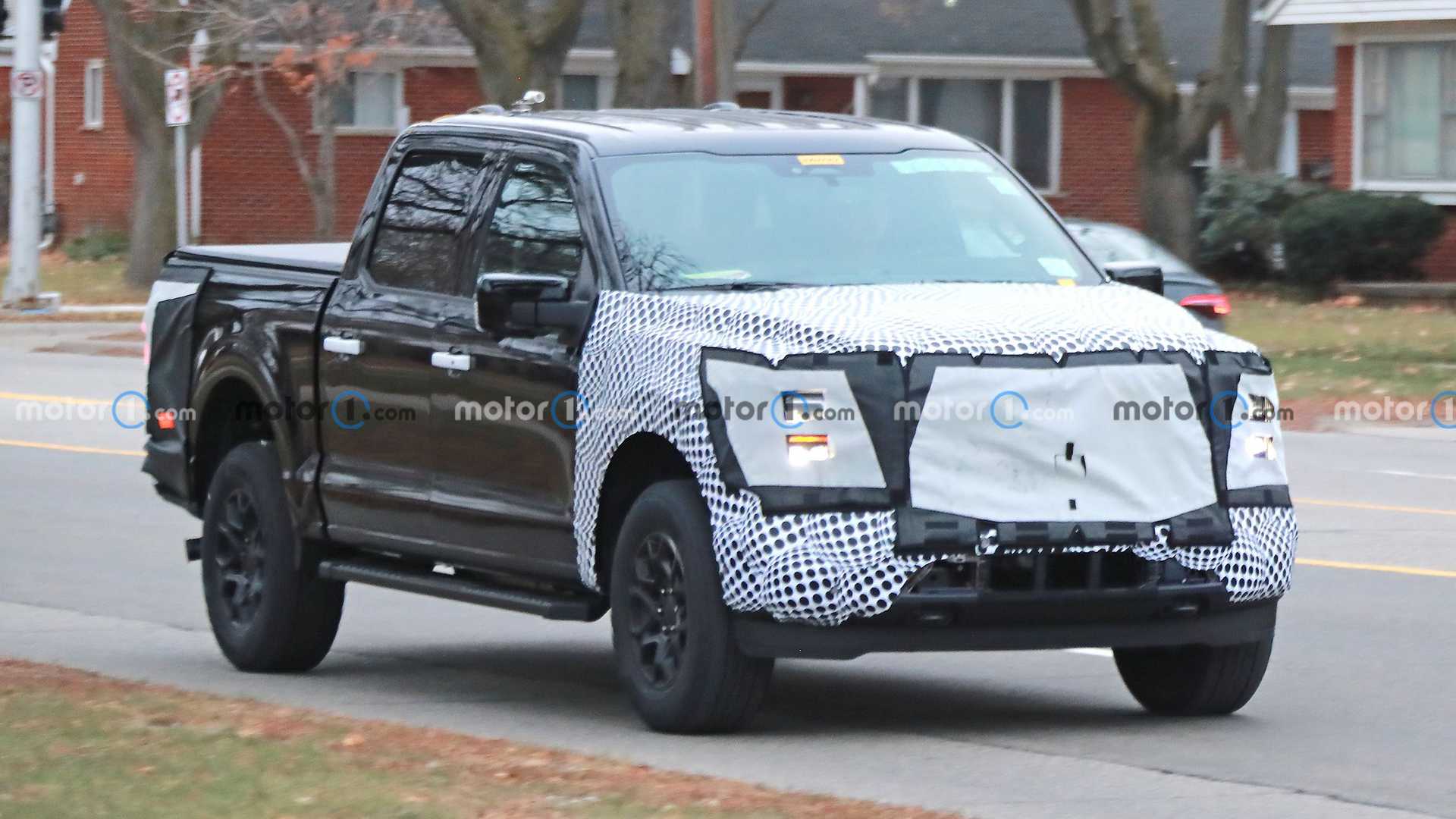 فورد F-150 موديل 2024 الفيس ليفت يظهر في صور تجسسية