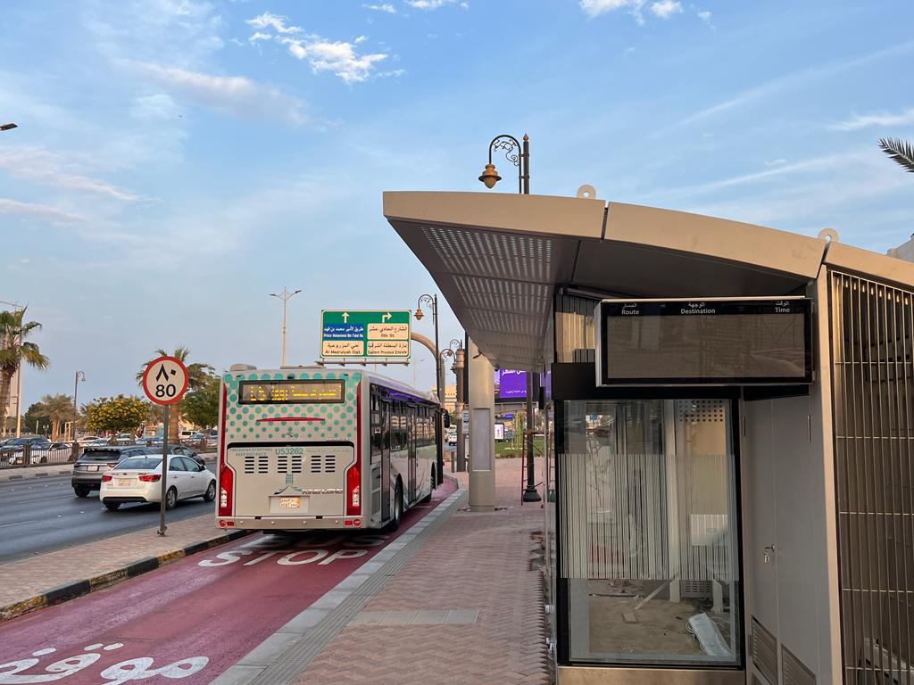 الانتهاء من تركيب أول محطة رئيسية لمشروع الحافلات في المنطقة الشرقية