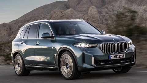 الكشف عن BMW X5 الجديدة موديل 2024 بمحركات هجينة وتصميم مختلف قليلاً