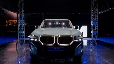 BMW تطلق سيارة XM لأول مرة في منطقة الشرق الأوسط
