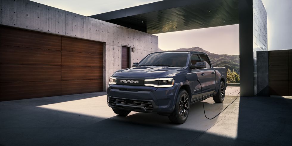 الكشف عن رام 1500 الكهربائية في نسخة الانتاج كموديل 2024
