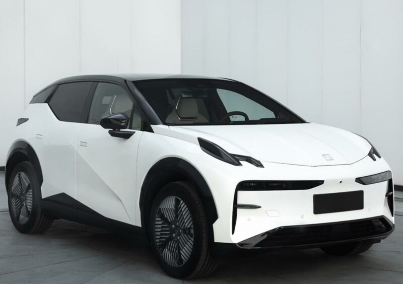 الكشف عن صور جديدة لسيارة زيكر إكس الكهربائية الهاتشباك