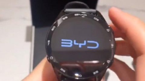 ساعة ذكية من BYD بديلة لمفاتيح السيارات ستنطلق في أبريل
