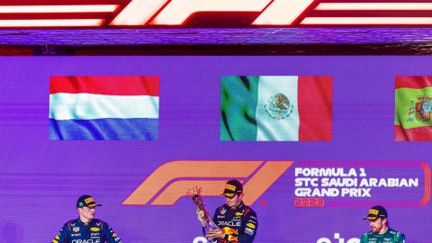 الاتحاد الدولي يتراجع ويُعيد “فرناندو ألونسو” للمركز الثالث في سباق جائزة السعودية الكبرى للفورمولا 1