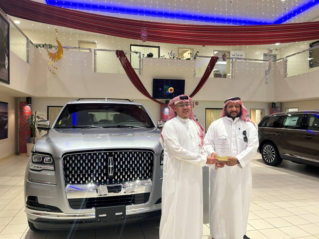 لينكون نافيجيتور سيارة العام 2023 الـSUV من شبكة السيارات العربية