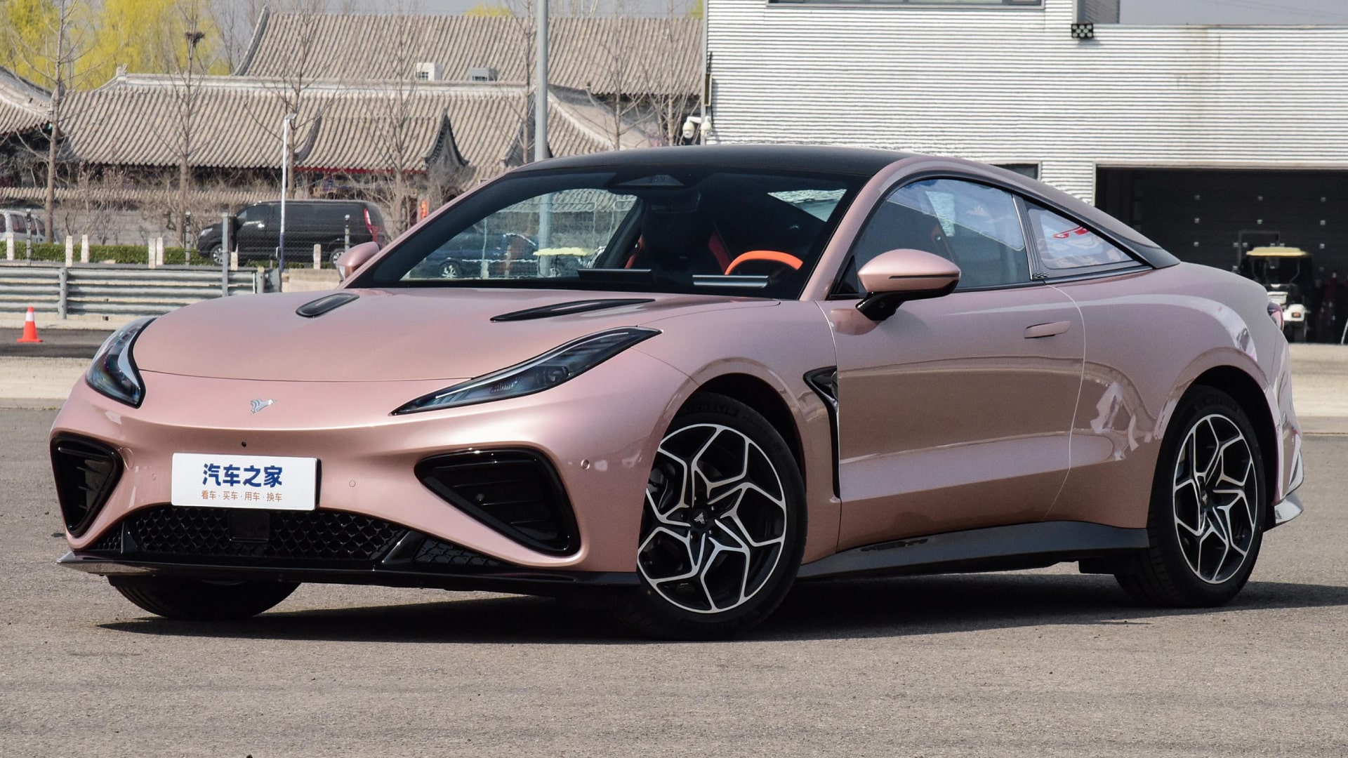 الكشف عن الكوبيه الكهربائية نيتا جي تي في الصين بقوة 462 حصان ومدى 580 كم