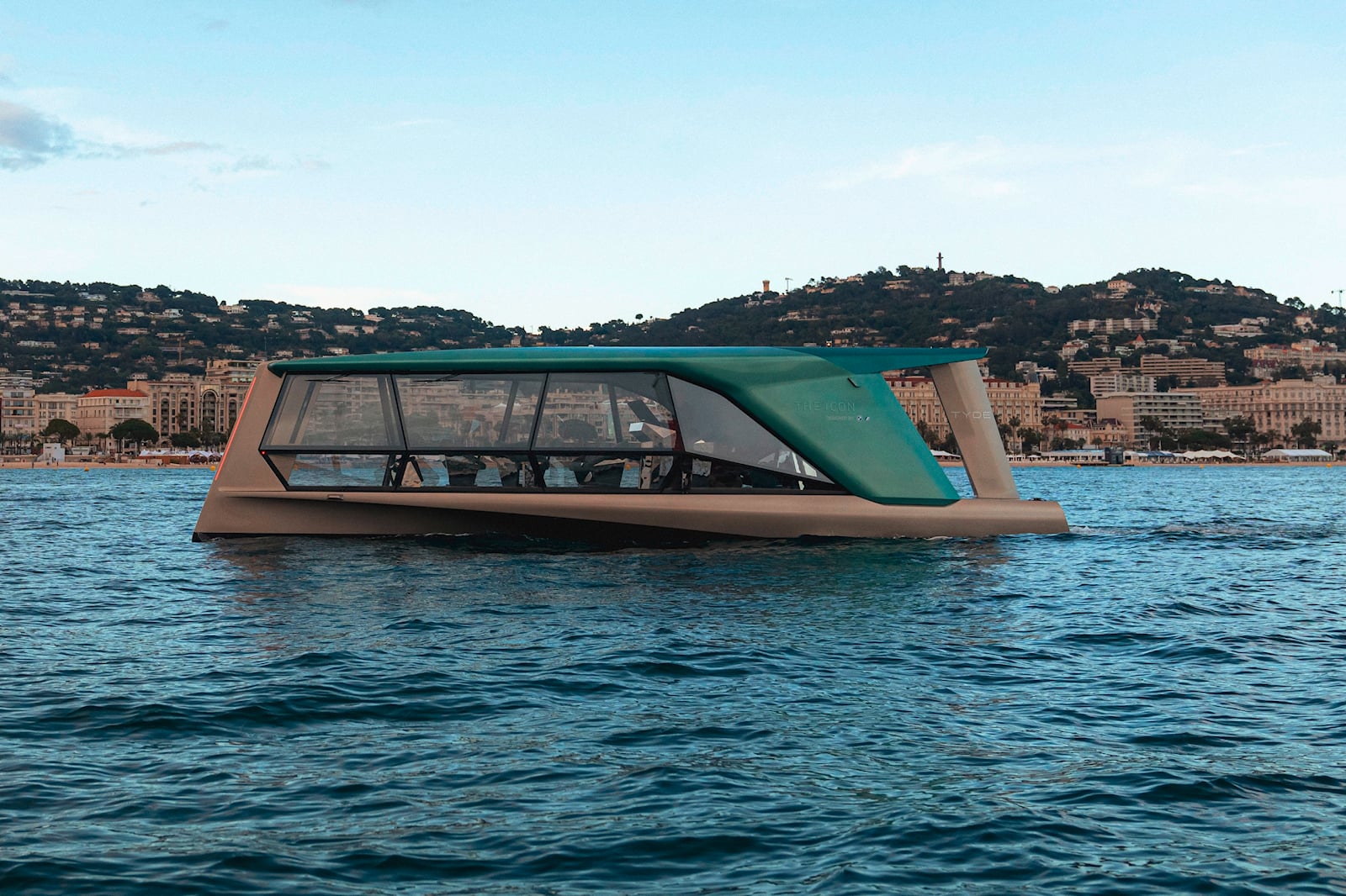 بي إم دبليو تعلن عن يخت فاخر يعمل ببطاريات من موديل i3 الكهربائي