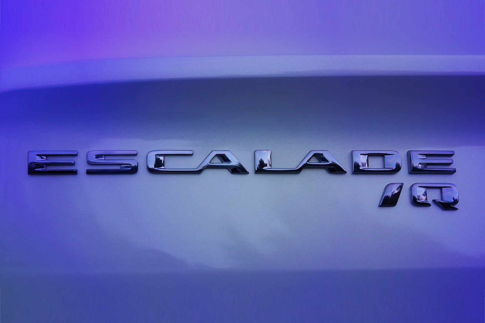 كاديلاك إسكاليد ستصبح كهربائية هذا العام بنفس التصميم المألوف