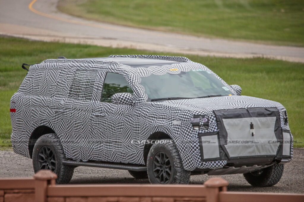 فورد إكسبيديشن تختبر نسخة تريمور للطرق الوعرة بلمسات خاصة