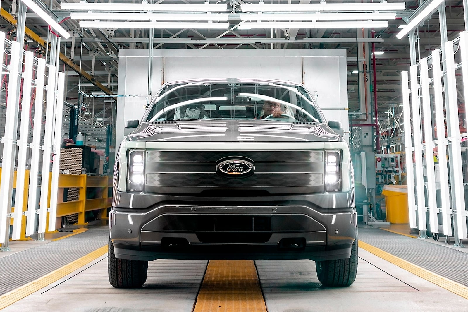 فورد تعلن عن أوقات انتظار أقصر لاستلام طرازات F-150 Lightning