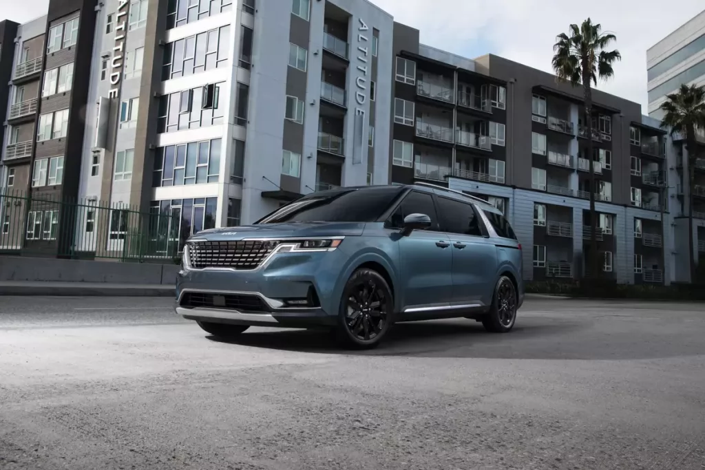 مراجعة كيا كرنفال 2023: المواصفات والمميزات والأسعار