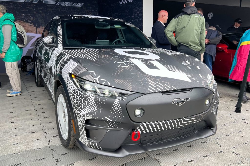 فورد تطرح موستانج Mach-E Rally في جودوود كسيارة راليات للمبتدئين