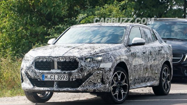BMW X2 الجيل الجديد يتخلص من بعض التمويه ويظهر بوجه مبتسم