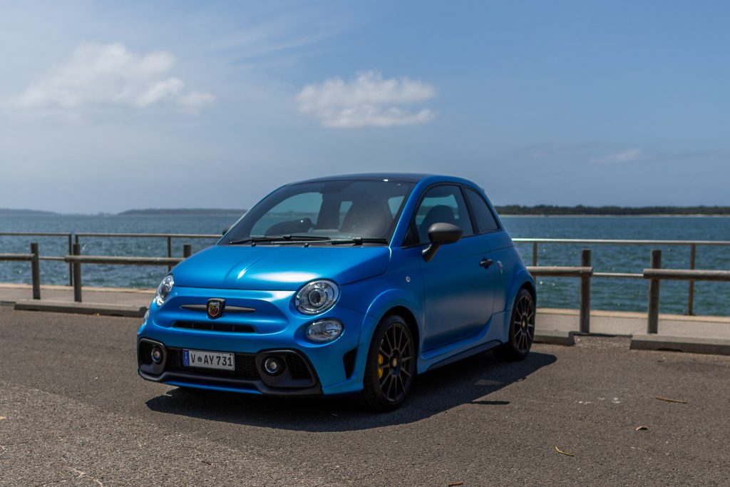 مراجعة فيات ابارث كومبيتيزيوني 2023: المواصفات والمميزات والأسعار