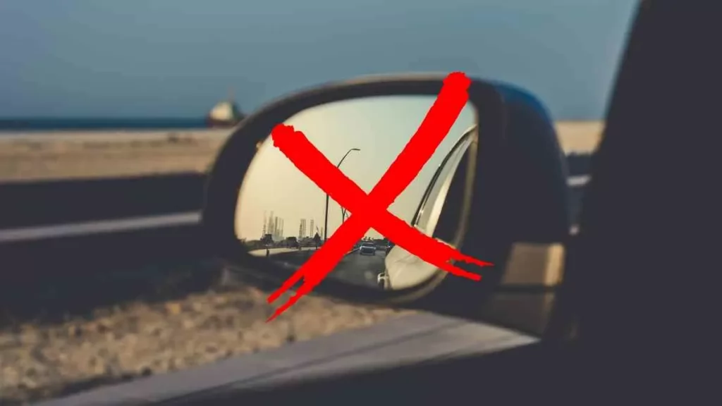 احذر.. المرايا الجانبية قد تكون خطر على سلامتك أثناء القيادة!
