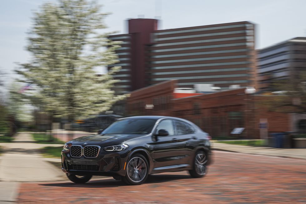 مراجعة بي ام دبليو X4 موديل 2023: المواصفات والمميزات والأسعار