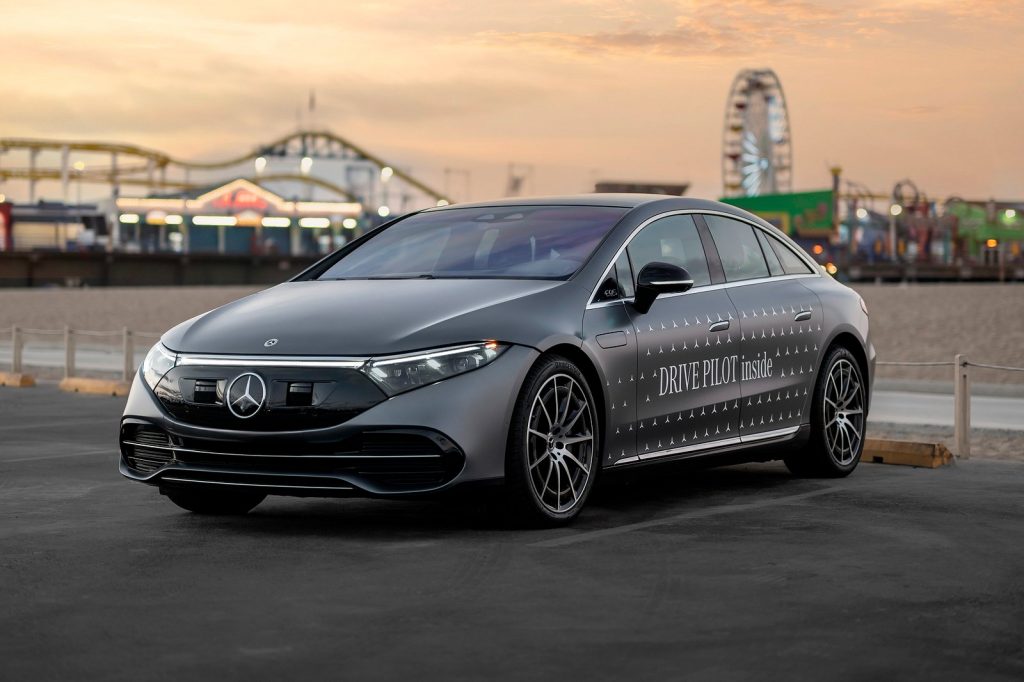 مرسيدس أول صانع سيارات يطلق المستوى الثالث من القيادة الذاتية في أمريكا