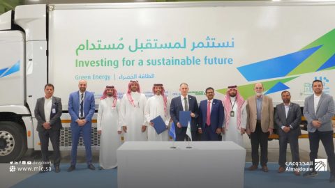 المجدوعي توقع مذكرة تفاهم لتشغيل شاحنات الهيدروجين وتستلم 500 شاحنة من هيونداي
