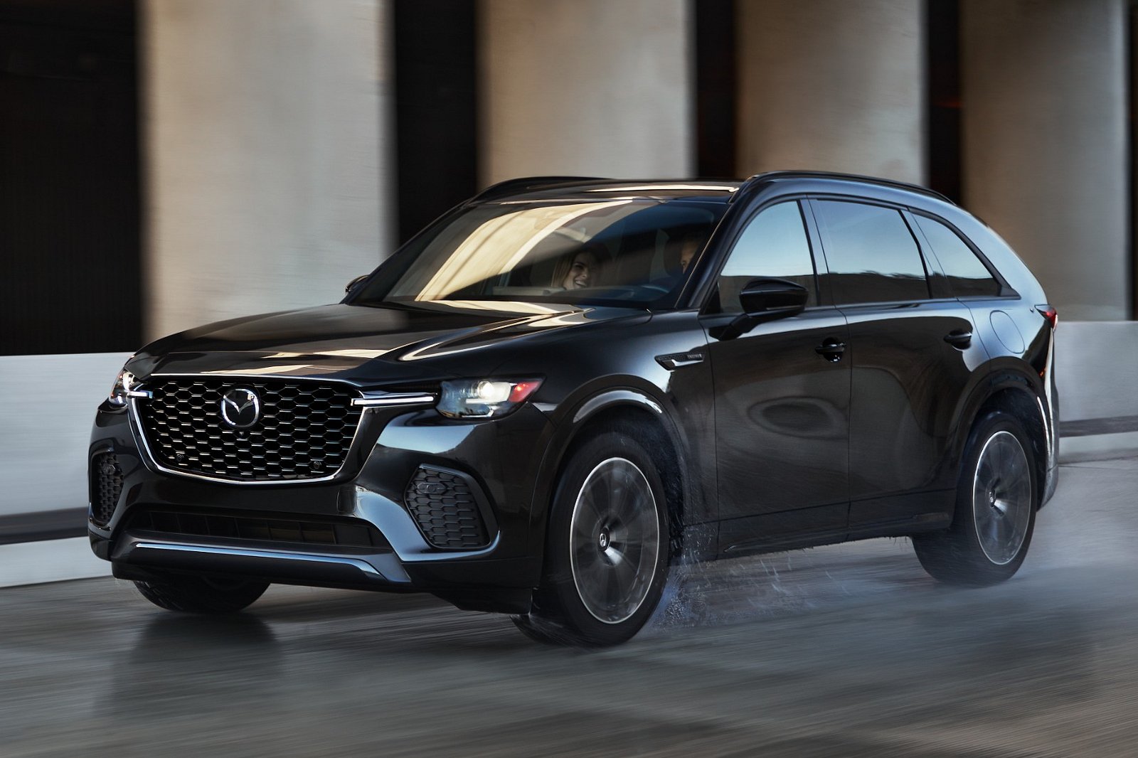 الكشف عن مازدا CX-70 بنظم دفع هجينة وتصميم فاخر